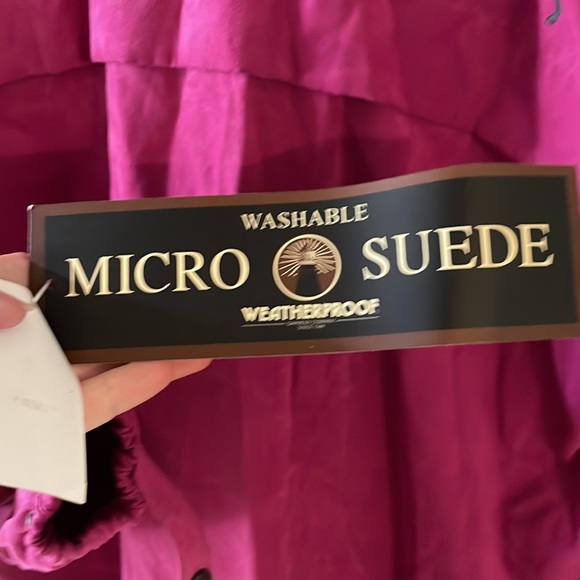 Weatherproof raspberry colored pullover - Picture 6 of 6